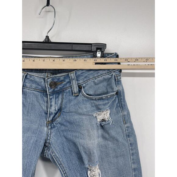 B Bullhead Size 1 Long Short Distressed Light Wash Denim Jean Bermuda Shorts - Picture 10 of 12